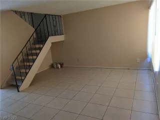 Photo #5: 2292672 Listing 