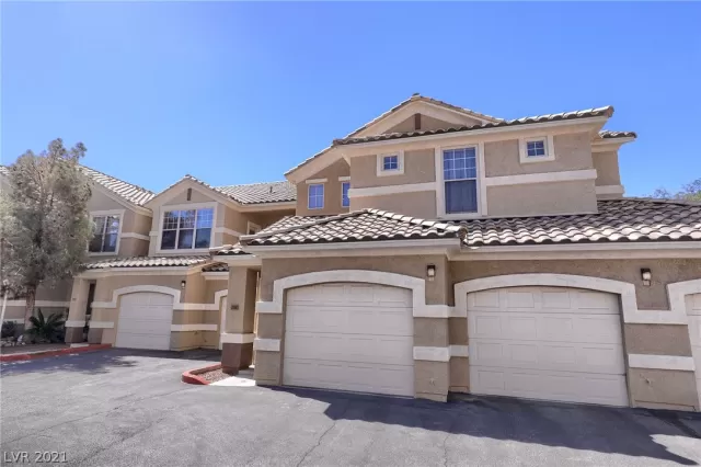 MLS: 2292700 Condo For Sale