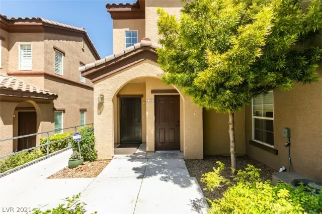 MLS: 2292739 Condo For Sale