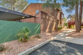 Photo #2: 2292741 Listing 