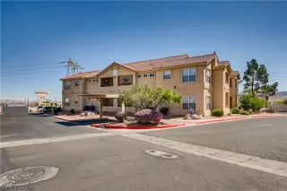 Photo #4: 2292742 Listing