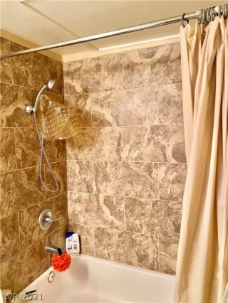 Photo #5: 2292752 Listing 