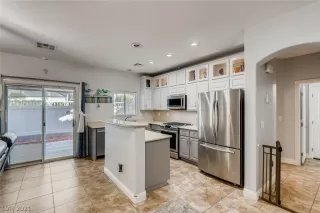 Photo #2: 2292757 Listing 