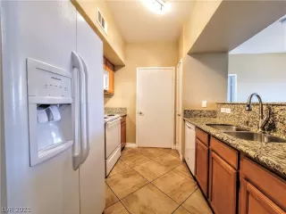 Photo #3: 2292770 Listing 