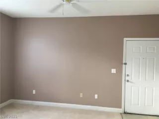 Photo #6: 2292785 Listing