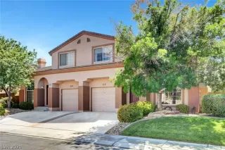 Photo #1: 2292803 Listing