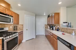 Photo #2: 2292812 Listing