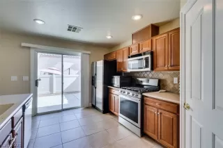 Photo #3: 2292812 Listing