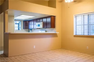 Photo #4: 2292834 Listing