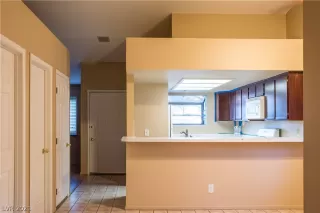 Photo #5: 2292834 Listing