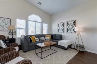 Photo #1: 2292835 Listing