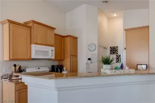 Photo #5: 2292835 Listing