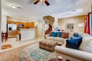 Photo #4: 2292847 Listing