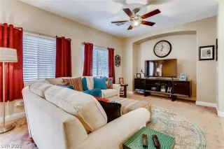 Photo #5: 2292847 Listing