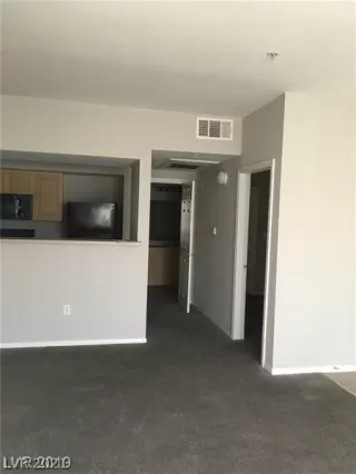 Photo #3: 2292859 Listing