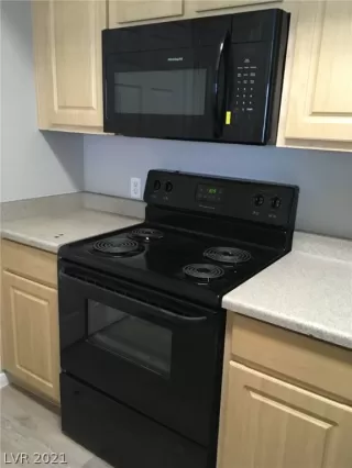 Photo #5: 2292859 Listing