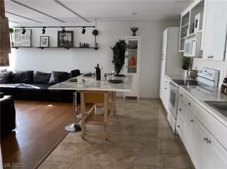 Photo #1: 2292861 Listing 