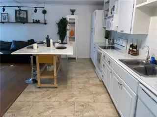 Photo #4: 2292861 Listing 