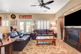 Photo #3: 2292889 Listing