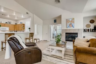 Photo #3: 2292891 Listing