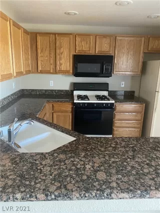 Photo #4: 2292902 Listing 