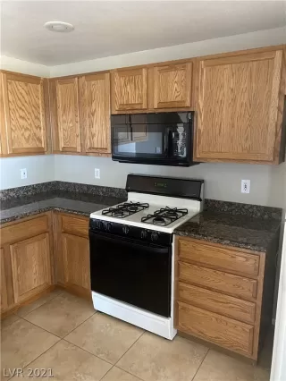 Photo #6: 2292902 Listing 