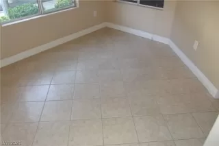 Photo #5: 2292932 Listing