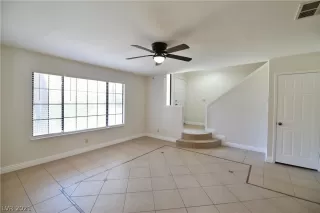 Photo #5: 2292937 Listing 