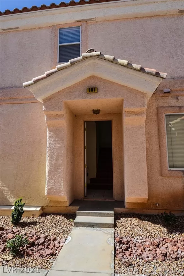 MLS: 2292992 Condo For Sale