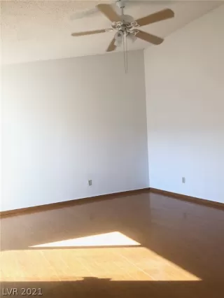 Photo #5: 2293007 Listing