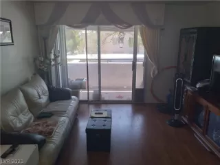 Photo #3: 2293008 Listing