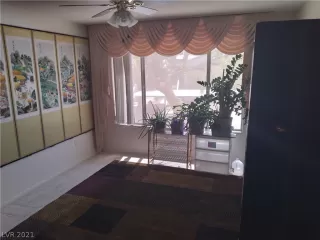 Photo #4: 2293008 Listing