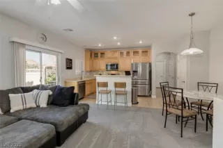 Photo #5: 2293015 Listing