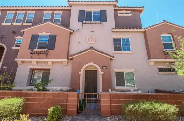 MLS: 2293022 Condo For Sale