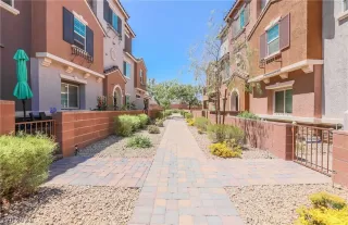 Photo #1: 2293022 Listing