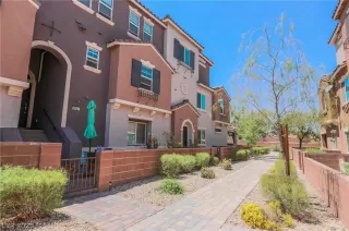 Photo #2: 2293022 Listing