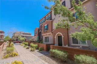 Photo #5: 2293022 Listing