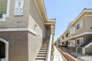 Photo #2: 2293076 Listing