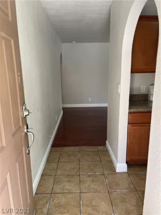 Photo #4: 2293089 Listing 