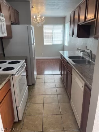 Photo #5: 2293089 Listing 