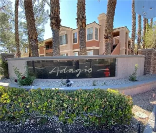 Photo #1: 2293104 Listing