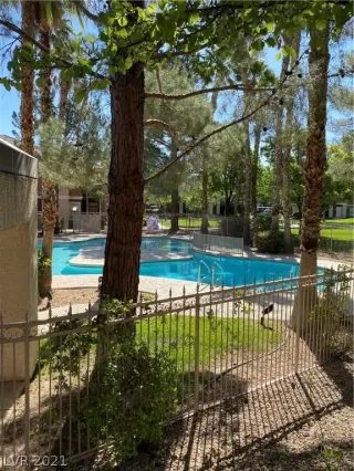 Photo #2: 2293104 Listing