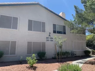 Photo #1: 2293115 Listing