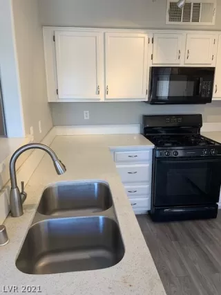 Photo #3: 2293115 Listing