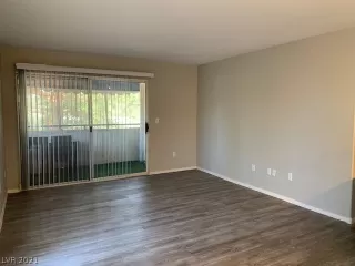 Photo #6: 2293115 Listing