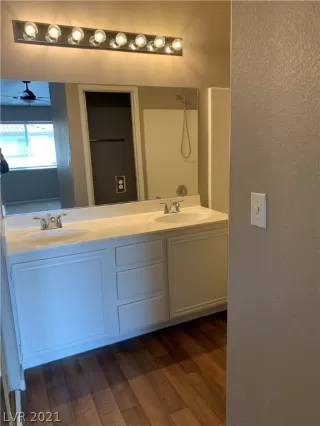 Photo #6: 2293124 Listing