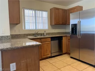 Photo #2: 2293129 Listing 