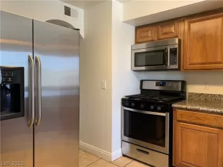 Photo #3: 2293129 Listing 