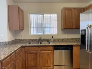 Photo #5: 2293129 Listing 