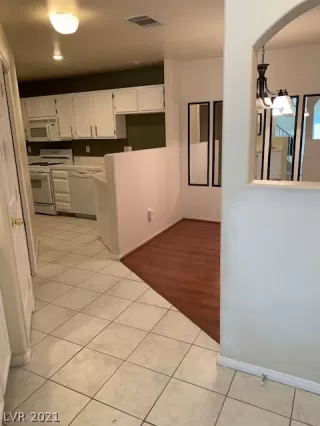 Photo #3: 2293161 Listing 